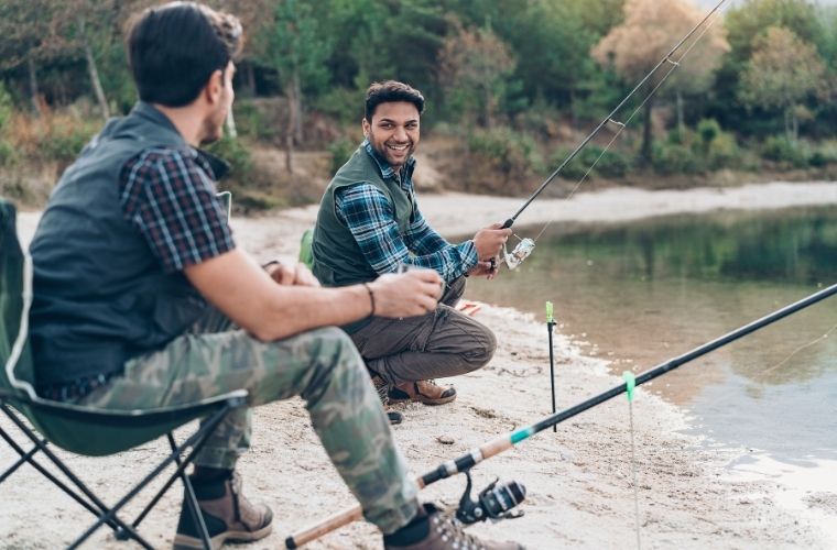 Eski Dost Düşman Olmaz atasözünün anlamı.