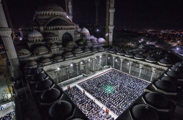 Hanefilere göre namazı bozan davranışlar. Hangi davranışlar ve haller namazı bozar.