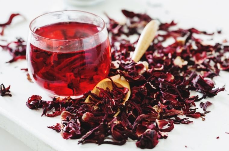 Hibiskus Çayı. En sevilen kış çaylarından hibiskus çayı.