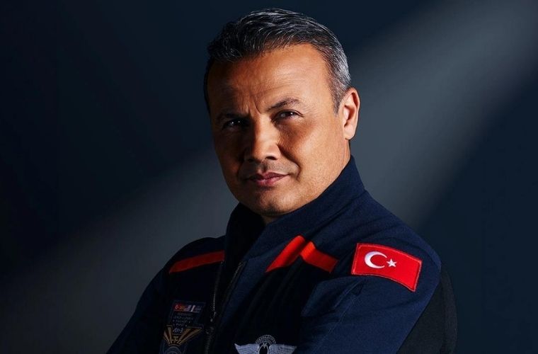 Uzaya giden ilk Türk astronot Alper Gezeravcı kimdir? Albay Alper Gezeravcı nereli, ne görev yapıyor, rütbesi nedir hakkında bilgiler.