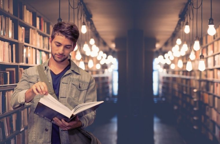 Her kitap okunur mu? Hangi kitabı, nasıl okumalıyız? Tüketen okuyucudan üreten okuyucuya nasıl geçiş yapabiliriz?