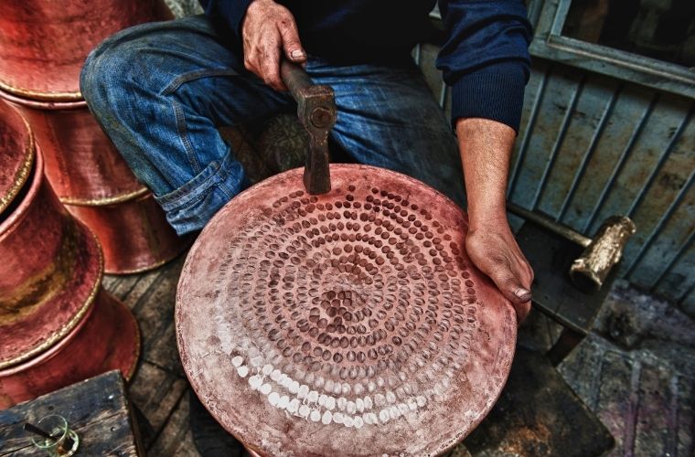 Rüyada bakırcı görmek. Rüyada bakırcı tabiri.