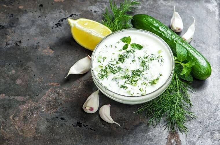 Rüyada cacık görmek. Rüyada cacık yemek. Rüyada cacık yapmak. Rüyada cacık içmek. Rüyada cacık dökmek.