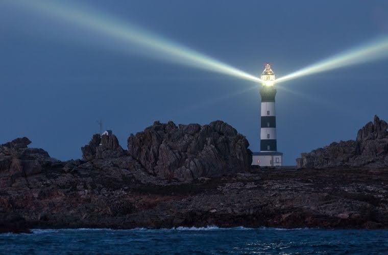 Rüyada deniz feneri görmek. Rüyada deniz feneri yakmak. Rüyada deniz feneri tabirleri.