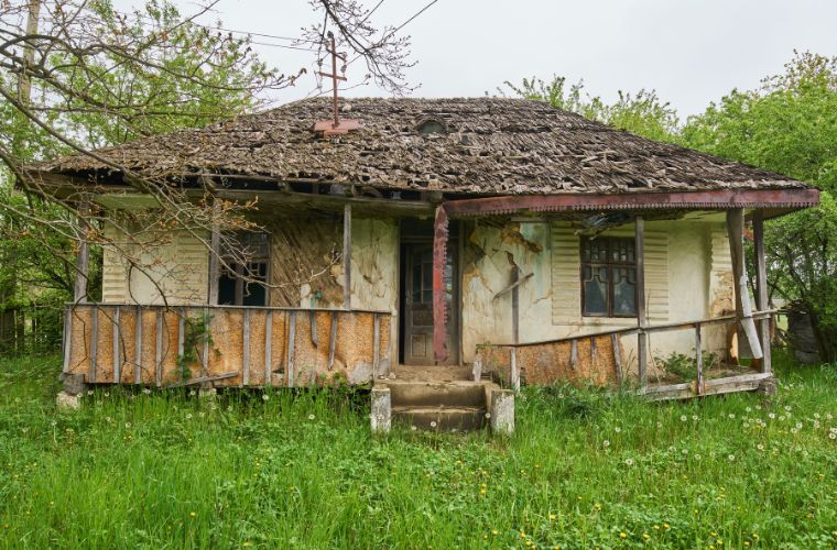 Rüyada harabe görmek, rüyada harabe bir evde olmak, rüyada harabe bir yapı ile karşılaşmak, rüyada harabe bir köy görmek. Rüyada harabe tabirleri.