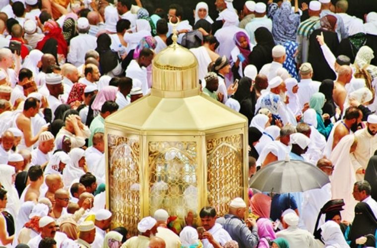 Rüyada İbrahim Makamına gitmek, rüyada İbrahim Makamında namaz kılmak. Rüyada İbrahim Makamı tabirleri.