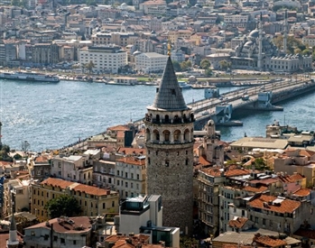 Rüyada İstanbul Boğazı’nda yürümek, rüyada İstanbul’da tarihi mekanları gezmek, rüyada İstanbul manzarasını izlemek. Rüyada İstanbul tabirleri.