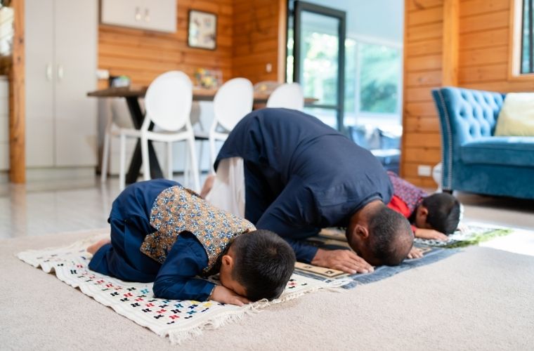 Sehiv secdesinin hükmü nedir. Sehiv secdesi ne zaman yapılır. Sehiv secdesinin yapılmasını gerektiren haller.