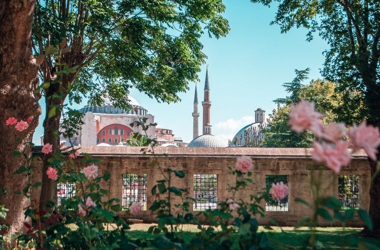 Tövbe nedir. Tövbe etmek ne demek. Günahlardan tövbe nasıl yapılır.