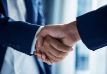 Rüyada Anlaşma Yaptığını Görmek Ne Anlama Gelir? Rüyada anlaşma yaptığını görmek nasıl yorumlanır. Rüyada biriyle anlaşma yaptığını görmek. Rüyada anlaşma tabirleri.