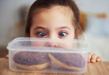 Rüyada Aşermek Ne Anlama Gelir? Rüyada aşerdiğini görmek. Rüyada aşerdiğini görüp bir şeyler yemek. Hamileyken rüyada yemek görmek. Rüyada aşermek tabirleri.