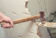 Rüyada Balyoz Görmek Ne Anlama Gelir? Rüyada balyoz görmek. Rüyada balyoz ile bir taşı parçaladığını görmek. Rüyada balyozla vurduğunu görmek.