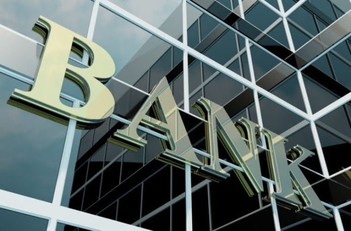 Rüyada banka görmek. Rüyada bankaya para yatırdığını görmek. Rüyada bankadan faiz aldığını görmek.
