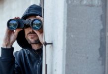 Rüyada Aramak ve Aranmak Ne Anlama Gelir? Rüyada birini aradığını görmek, rüyada biri tarafından arandığını görmek, rüyada bir şey aradığını görmek vb. rüyada aramak ve aranmak tabirleri.