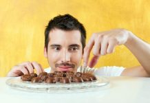 Rüyada Canı Çekmek Görmek Ne Anlama Gelir? Rüyada canı bir şey çektiğini görmek. Rüyada canı tatlı çekmek. Rüyada canı yemek çekmek. Rüyada canı çikolata çekmek.