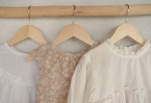 Rüyada Elbise Askısı Görmek Ne Anlama Gelir? Rüyada elbise askısı görmek, rüyada boş elbise askısı görmek, rüyada elbise askısına elbise asmak. Rüyada elbise askısı tabirleri.