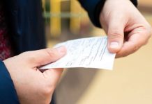 Rüyada Fiş Görmek Ne Anlama Gelir? Rüyada fiş görmek, rüyada alışveriş fişi görmek, rüyada elektrik fişi görmek, rüyada ödeme fişi görmek. Rüyada fiş tabirleri.