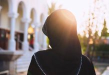 Rüyada Genç Kız Görmek Ne Anlama Gelir? Rüyada ağlayan genç kız görmek, rüyada genç kızın güldüğünü görmek, rüyada genç kıza sarılmak, rüyada tanımadığın genç kız görmek. Rüyada genç kız ile ilgili rüya tabirleri.