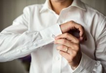 Rüyada Gömlek Görmek Ne Anlama Gelir? Rüyada renkli bir gömlek giymek, rüyada yırtık bir gömlek görmek, rüyada iş için gömlek seçmek, rüyada uzun kollu gömlek giymek.