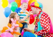 Rüyada Güldürü Görmek Ne Anlama Gelir? Rüyada güldürü görmek ne anlama gelir, rüyada komik bir gösteri izlemek, rüyada güldüren bir olay yaşamak vb. rüyada güldürü tabirleri.