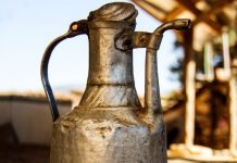 Rüyada İbrik Görmek Ne Anlama Gelir? Rüyada ibrikle abdest almak, rüyada ibrik doldurmak, rüyada altın ibrik görmek. Rüyada ibrik tabirleri.