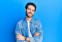 Rüyada İnsan Görmek Ne Anlama Gelir? Rüyada kalabalık bir topluluk içinde olmak, rüyada bir insana yardım etmek, rüyada tanımadık biriyle konuşmak. Rüyada insan görmek tabirleri.