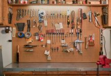 Rüyada İş Tezgahı Görmek Ne Anlama Gelir? Rüyada iş tezgahında malzeme hazırlamak, rüyada tezgah başında çalışmak, rüyada iş tezgahını düzenlemek. Rüyada iş tezgahı tabirleri.