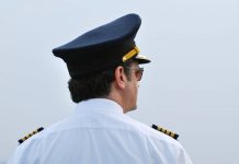 Rüyada Kaptan Görmek Ne Anlama Gelir? Rüyada gemi kaptanıyla sohbet etmek, rüyada kaptanı gemiyi yönetirken izlemek, rüyada kaptan olmak. Rüyada kaptan tabirleri.