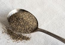 Rüyada Karabiber Görmek Ne Anlama Gelir? Rüyada karabiber serpmek, rüyada karabiber öğütücüsü kullanmak, rüyada karabiber kokusunu hissetmek. Rüyada karabiber tabirleri.