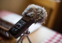 Rüyada Kayıt Cihazı Görmek Ne Anlama Gelir? Rüyada bir kayıt cihazıyla ses kaydetmek, rüyada video kayıt cihazı çalıştırmak, rüyada kayıt cihazı almak. Rüyada kayıt cihazı tabirleri.