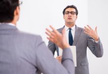 Rüyada Kekelemek Ne Anlama Gelir? Rüyada kelimeleri düzgün söyleyememek, rüyada bir konuşma sırasında kekelemek, rüyada heyecanla konuşurken zorlanmak. Rüyada kekelemek tabirleri.