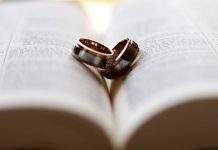 Rüyada Kısmet Görmek Ne Anlama Gelir? Rüyada kısmetini beklemek, rüyada birisinin kısmet bulduğunu görmek, rüyada kısmetin açık olduğunu hissetmek ve rüyada kısmetle ilgili güzel haberler almak.