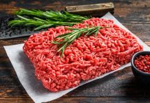 Rüyada Kıyma Görmek Ne Anlama Gelir? Rüyada kıyma görmek, rüyada kıymayı tencereye koymak, rüyada kıymayı yoğurmak, rüyada kıymalı börek yapmak ve rüyada çiğ kıyma taşımak.