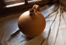 Rüyada Küp Görmek Ne Anlama Gelir? Rüyada eski bir küp bulmak, rüyada küpün içindeki hazineyi görmek, rüyada küpe dokunmak ve rüyada küpün içini doldurmak.