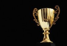 Rüyada Kupa Görmek Ne Anlama Gelir? Rüyada kupa görmek, rüyada altın bir kupayı incelemek, rüyada kupayı başkasına vermek, rüyada kupayla ödüllendirilmek ve rüyada kupanın sergilendiğini görmek.