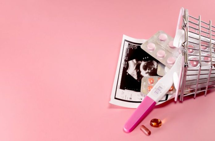 Rüyada kürtaj görmek, rüyada kürtaj sonrası birini hastanede görmek, rüyada kürtaj kararı almak, rüyada bir doktorun kürtaj hazırlığı yaptığını izlemek ve rüyada kürtajla ilgili bir konuşmaya tanık olmak.