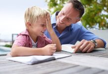 Rüyada Latife Ne Anlama Gelir? Rüyada latife görmek, rüyada birinin latifesiyle gülmek, rüyada latife yaparken herkesin ilgisini çekmek, rüyada latifenin kötü algılandığını fark etmek ve rüyada latifeyle ortamı yumuşatmak.