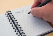 Rüyada Liste Yapmak Ne Anlama Gelir? Rüyada bir deftere liste yazmak, rüyada yapılacak işlerin listesini kontrol etmek, rüyada listenin eksik olduğunu fark etmek ve rüyada listeyi düzenlemek.