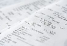 Rüyada Makbuz Görmek Ne Anlama Gelir? Rüyada makbuzun üzerindeki yazıları okumak, rüyada makbuzu dosyaya yerleştirmek, rüyada makbuzun sahte olduğunu fark etmek ve rüyada makbuzun karşılığını ödemek.