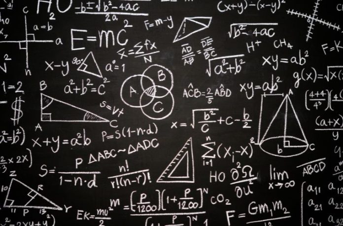 Rüyada matematiksel hesaplamalar yapmak, rüyada karmaşık bir matematik problemiyle karşılaşmak, rüyada matematik dersini dinlerken zorluk çekmek ve rüyada matematik kitaplarını incelemek.