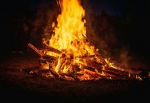 Rüyada Mecusi Görmek Ne Anlama Gelir? Rüyada mecusiyle bir yolculuğa çıkmak, rüyada mecusinin size öğütler verdiğini görmek, rüyada mecusiye yardım etmek ve rüyada mecusinin size gizli bir şeyler anlattığını duymak.