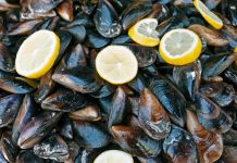 Rüyada Midye Görmek Ne Anlama Gelir? Rüyada midye toplarken görmek, rüyada midyenin içini açmak, rüyada midye yemek ve rüyada midyeyi paylaşmak.