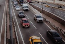 Rüyada Motorlu Araçlar Görmek Ne Anlama Gelir? Rüyada motorlu araçla hızlıca yol almak, rüyada motorlu araçların yol üzerinde gitmesini görmek, rüyada motorlu araç kullanırken rahatlamak ve rüyada motorlu araçlarla bir yolculuğa çıkmak.