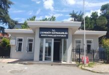 Rüyada Muhtar Görmek Ne Anlama Gelir? Rüyada muhtarın kararlarını görmek, rüyada muhtarın sizinle ilgilendiğini hissetmek, rüyada muhtarın toplumda önemli bir rol oynadığını görmek ve rüyada muhtar ile birlikte bir iş yapmak.