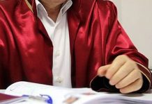 Rüyada Nikah Memuru Görmek Ne Anlama Gelir? Rüyada nikah memuru tarafından nikahın kıyıldığını görmek, rüyada nikah memurunun sizi evlendirdiğini görmek, rüyada nikah memurunun bulunduğu bir ortamda bulunmak ve rüyada nikah memurunun resmi bir işlem yaptığını görmek.