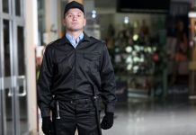 Rüyada Nöbetçi Görmek Ne Anlama Gelir? Rüyada nöbetçi olarak bir görevde bulunmak, rüyada nöbetçi ile bir konuşma yapmak, rüyada nöbetçinin sorumluluk taşıdığını görmek ve rüyada nöbetçi tarafından uyarılmak.