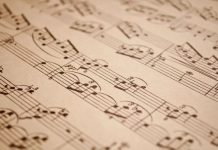 Rüyada Nota Görmek Ne Anlama Gelir? Rüyada bir nota yazıldığını görmek, rüyada müzik notası görmek, rüyada nota göre hareket etmek ve rüyada nota alınan bir öneriyi değerlendirmek.