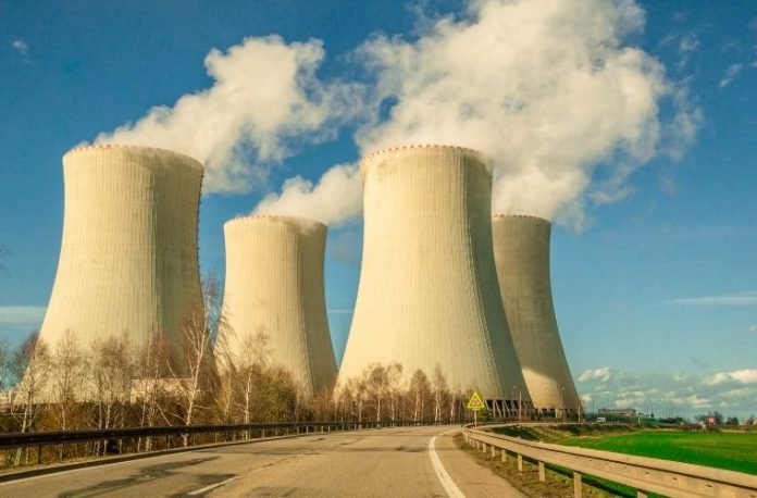 Rüyada nükleer santralden çıkan enerjiyi görmek, rüyada nükleer santralin gücünü hissetmek, rüyada nükleer santral ile ilgili bir olay yaşamak ve rüyada nükleer santralin yarattığı etkiyi görmek.