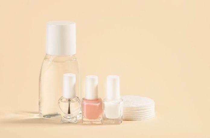 Rüyada oje sürerken renk seçmek, rüyada oje almak için bir mağazaya gitmek, rüyada oje ile kendinizi güzelleştirmek ve rüyada oje ile yapılan bir değişiklik görmek.