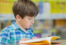 Rüyada Okumak Ne Anlama Gelir? Rüyada kitap okurken huzur bulmak, rüyada bir şeyler okuyarak bilgi edinmek, rüyada ders çalışırken dikkatli olmak ve rüyada okuduğunuz şeylerin hayatınıza katkı sağladığını görmek.